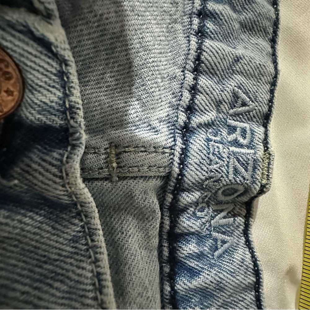 Arizona Jeans Juniors Size 13 Low-Rise Dad Jeans Light Distressed Denim - Picture 7 of 13
